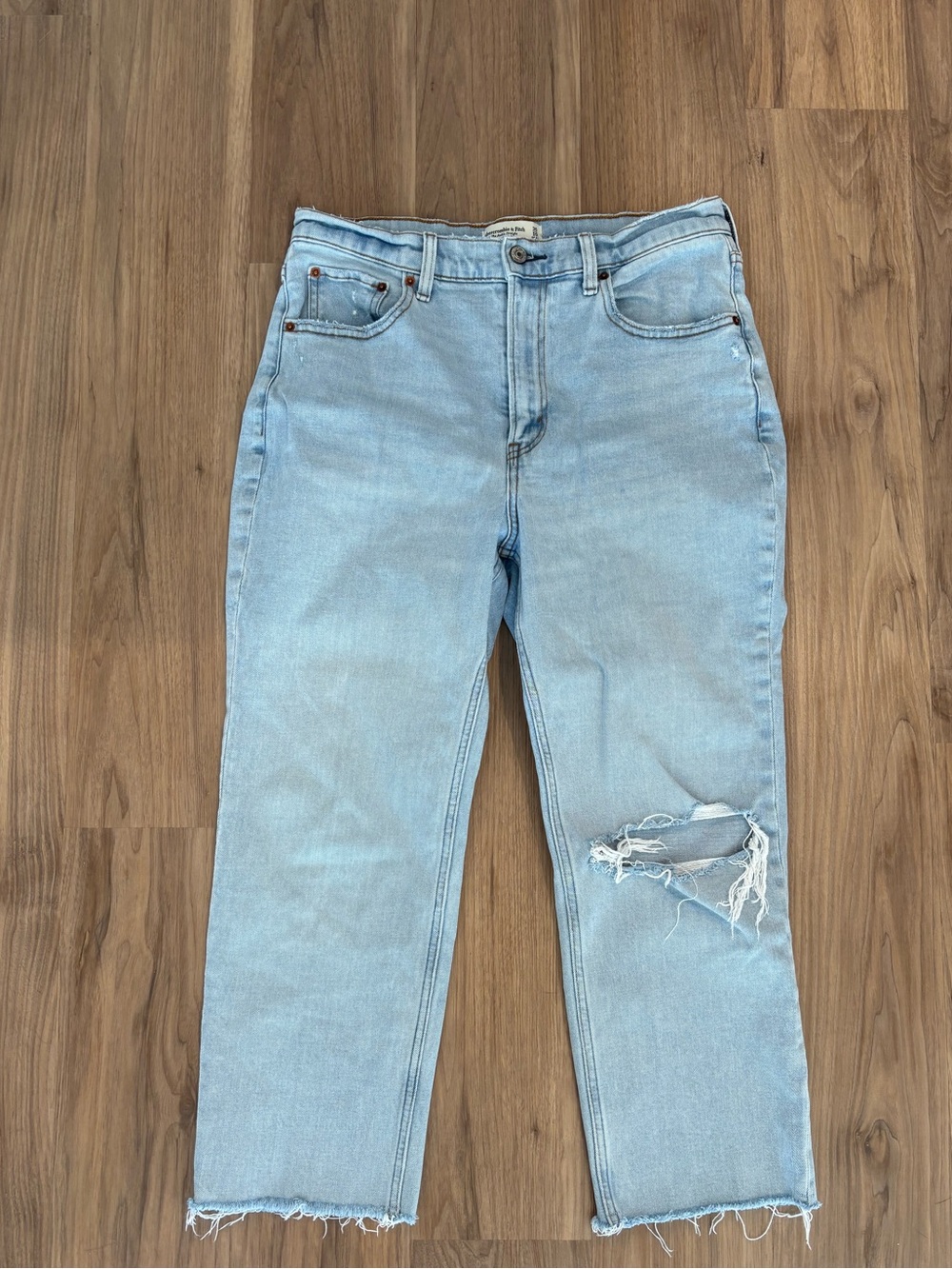 Abercrombie Ankle Straight Ultra High Rise Jean 30 Short